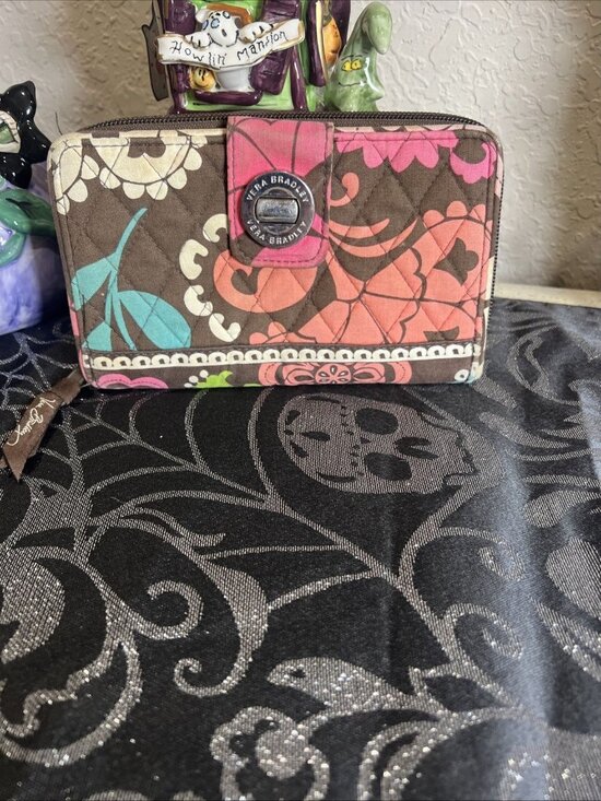 Vera Bradley Turnlock Floral Wallet Retired Pattern - Picture 1 of 8